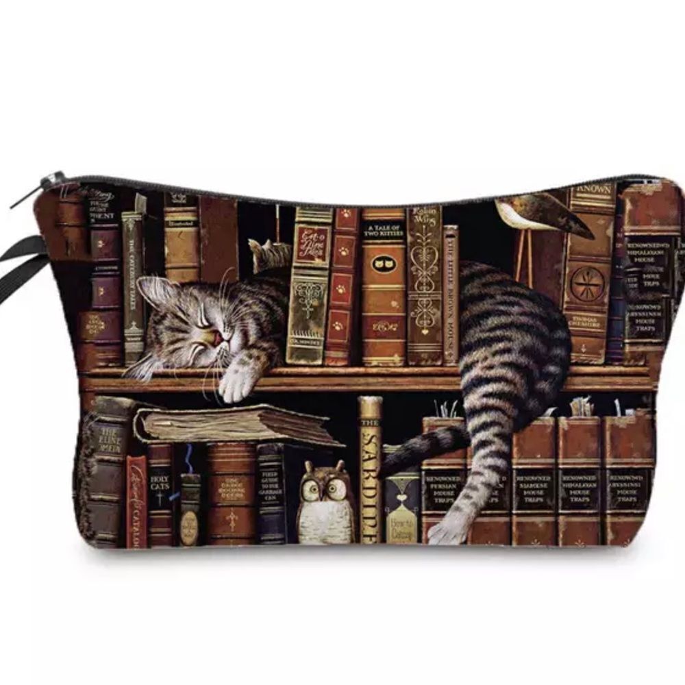 ‎COPY - SCHOLARLY CAT COSMETIC BAG